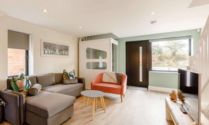 Bishampton Cottage | Fully Accessible-Disabled Adapted-Hot Tub-Pets