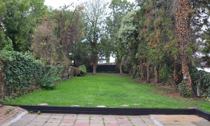 Brent House | Fully detatched beautiful house