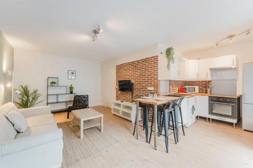 Wazemmes Apartment | Fully-equipped apartment near the center of Lille