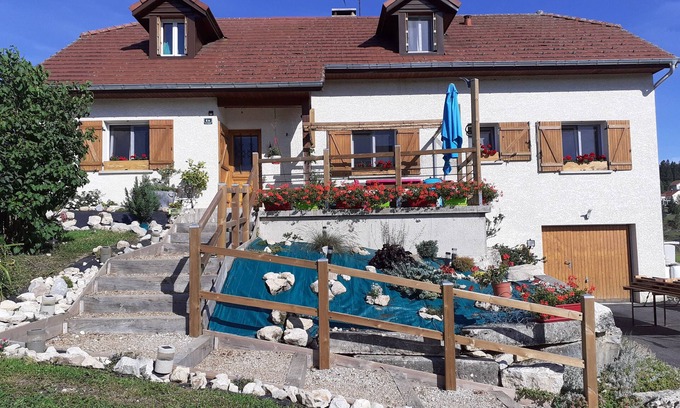 Prenovel Apartment | Fully-equipped Meublé de Tourisme for rent, sleeps 6 (Discounts + nights)