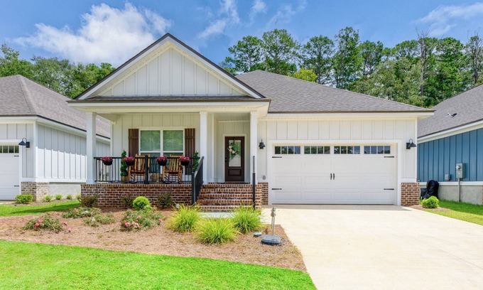Tallahassee House | Fully-Fenced Backyard! Perfect for Families/Groups