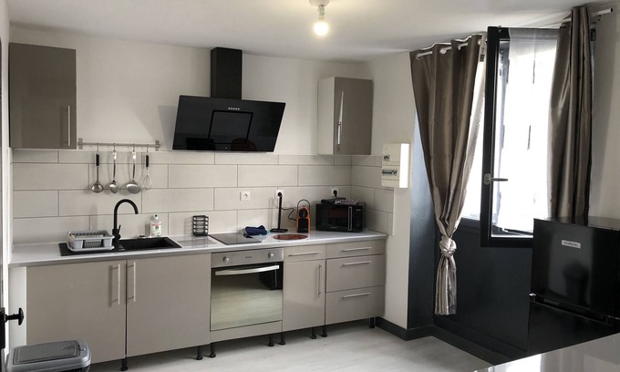 Bourgueil Apartment | Fully furnished and equipped studio "2