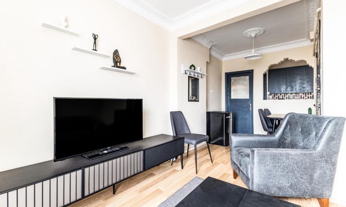 Rasimpasa Apartment | Fully Furnished and Spacious Flat in Kadikoy