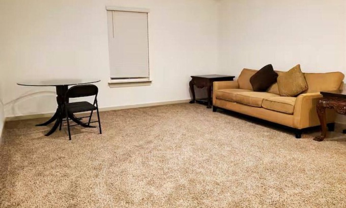 Iowa Colony House | FULLY FURNISHED FAMILY PARADISE: Enjoy Life in this spacious & serene space.