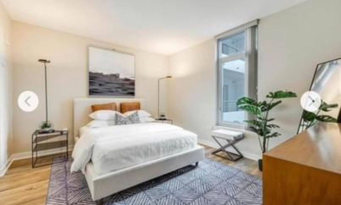 Columbia Condo | Fully Furnished Luxury Condo, Designated Work Space, Walk To Everything