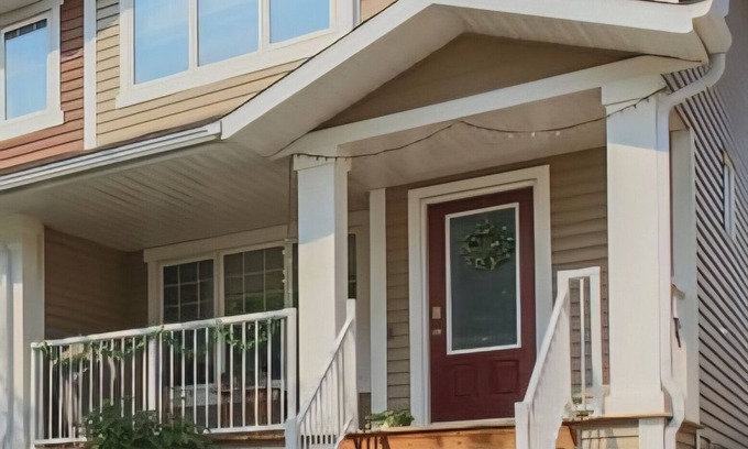 Regina House | Fully Furnished Short Term Rental - Available from October to mid-February