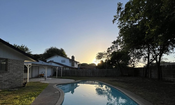 Universal City House | Fully Furnished & Holiday-Ready 4BR w/ POOL in TX