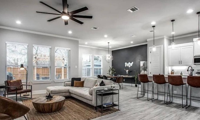 West Dallas House | Fully Loaded Modern Home - | Firepit | BBQ+ More