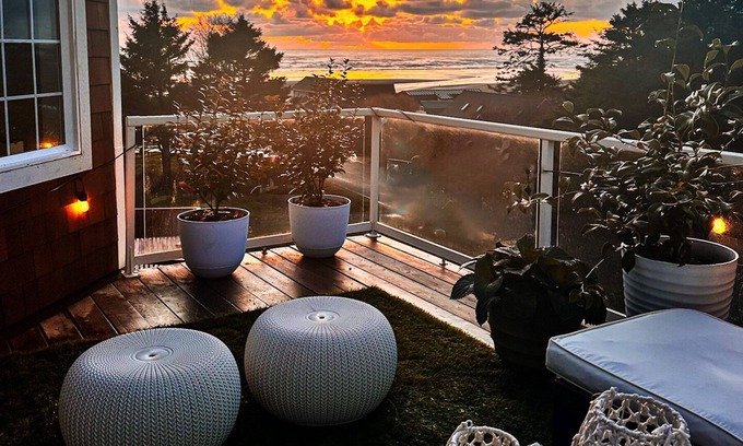 Pacific Beach House | Fully Remodeled Beach View Home Sleeps 12