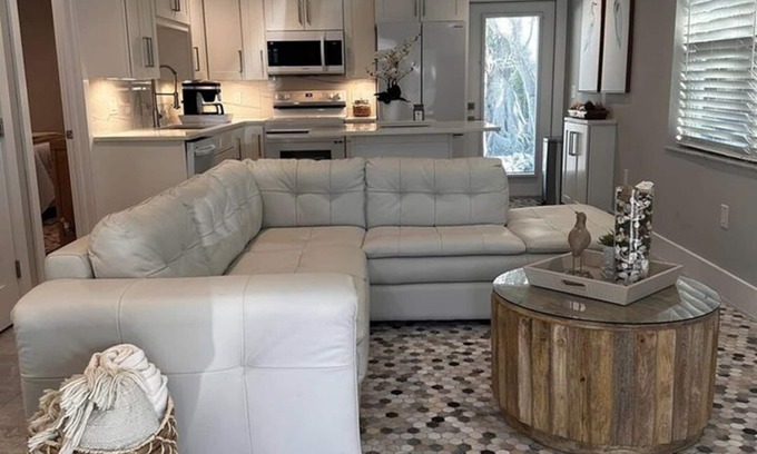Sanibel House | Fully Remodeled - On the ground - NO STAIRS - Close to Beach & Causeway!