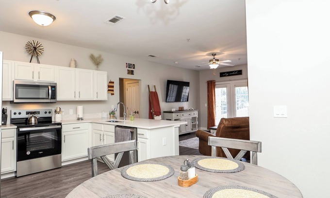 Oxford Condo | Fully Renovated 2BR Condo walking distance to Ole Miss Campus!