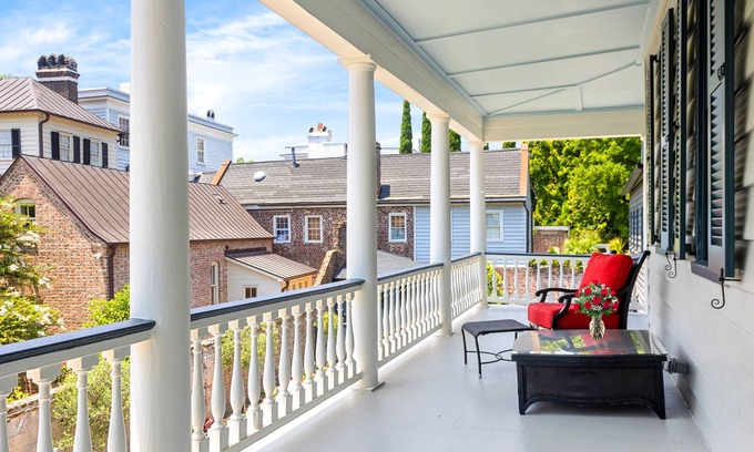 Charleston Historic District House | Fully Renovated c. 1811 home in Historic Charleston