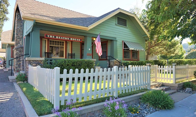 Paso Robles House | Fully Renovated, Charming Craftsman Home in Downtown Paso Robles Wine Country