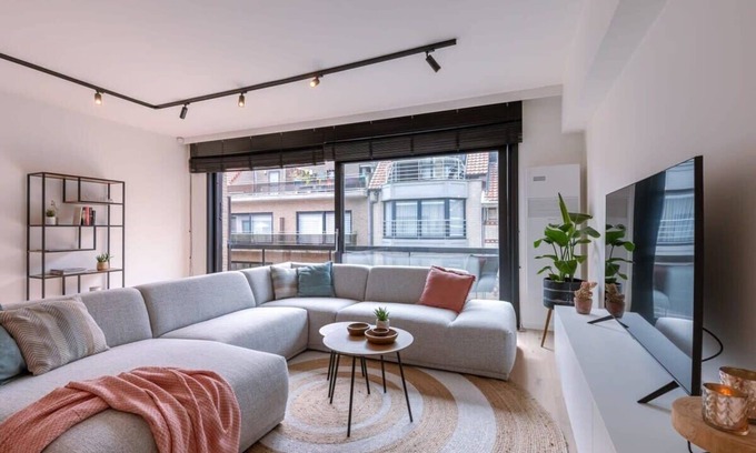 Heist Apartment | Fully renovated design apartment near the beach