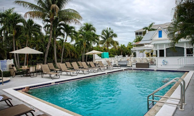 Marco Island Hotel | Fully Updated Deluxe 2BR Suite, Olde Marco Inn Near Marina