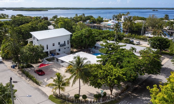 Anglers Park House | Fully updated Keys home with pool