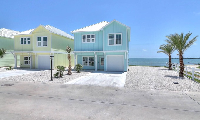 Fulton House | Fulton Breeze! Waterfront, Pool, Private Hottub, Walk to Restaurants and Pier