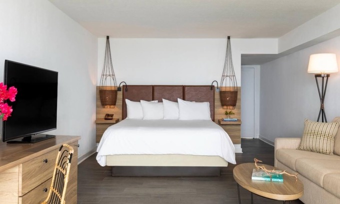 Islamorada Hotel | Fun and Sun in Islamorada! Free Parking, Swimming Pool, Pet-friendly Property!