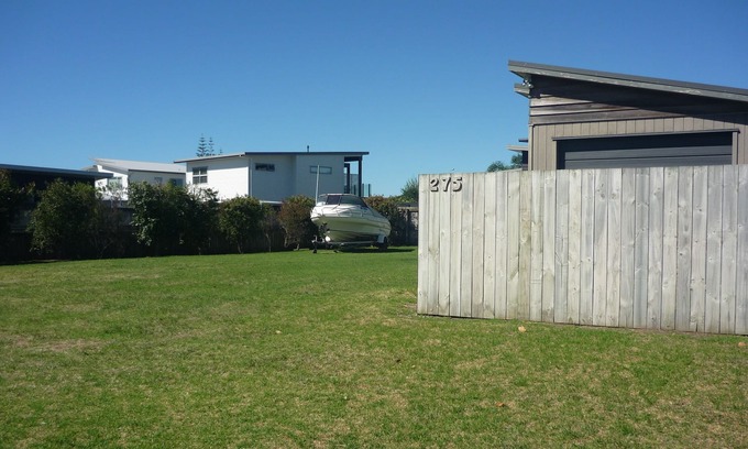 Whitianga Cottage | Fun at the Beach - A Great Spot For A Family Holiday, or a Quiet Retreat