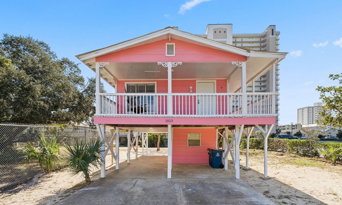 Gulf Shores Cottage | Fun cottage in a fantastic Gulf Shores location! Close to the beach!