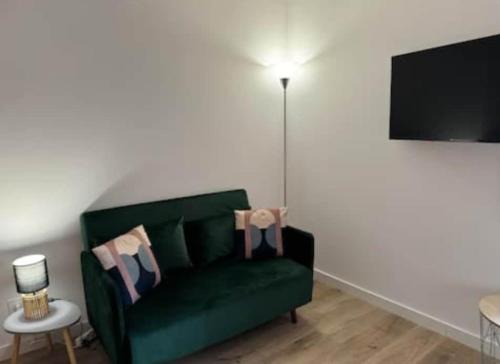 Craponne Apartment | Functional apartment in center of Craponne