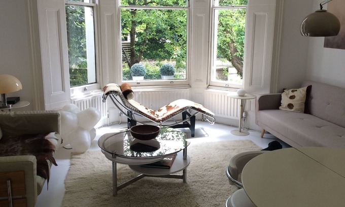 St. Helen's Apartment | Funky apartment in Notting Hill.