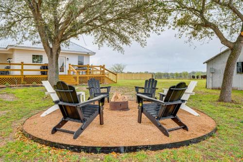 Schulenburg House | Furnished Deck and Views Rural Schulenburg Retreat