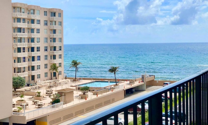 South Palm Beach Condo | FURNISHED SEASONAL RENTAL IN PALM BEACH