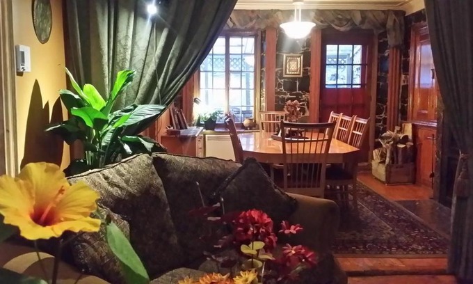 Saint-Jean-Baptiste Bed & Breakfast | Gîte À l'Augustine