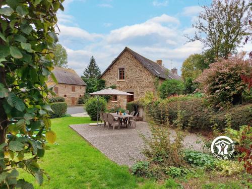 La Pellerine House | Gîte à la campagne avec jardin privatif, terrasse, et jeux extérieurs près de Fougères - FR-1-600-69