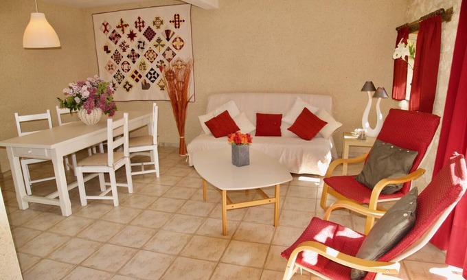 Monflanquin House | Gîte 6 - "L’étable" (AIR-CONDITIONED GITE)