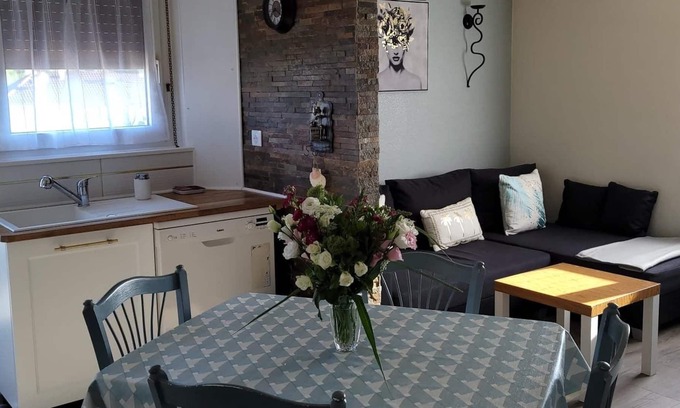 Munster Apartment | Gîte Au Cigogneau à Munster balcon, parking gratuit