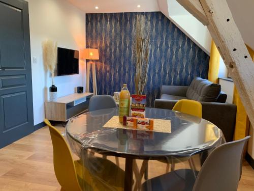 Veuzain-sur-Loire Apartment | Gîte au pied du château de Chaumont-Sur-Loire, Chambord et Amboise