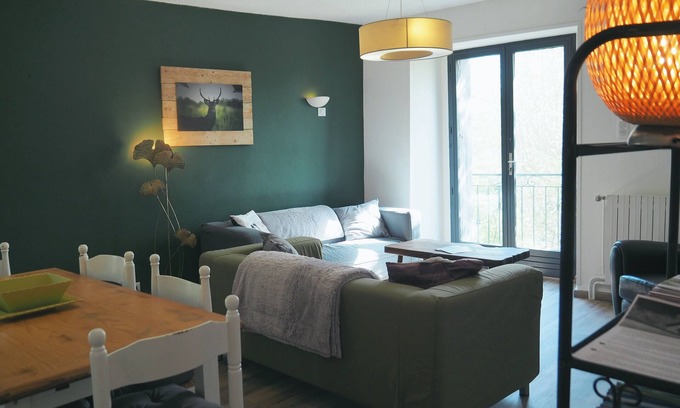 Massiac Apartment | Gîte au Sein de Notre Ferme en Pierre du Xviie Siècle