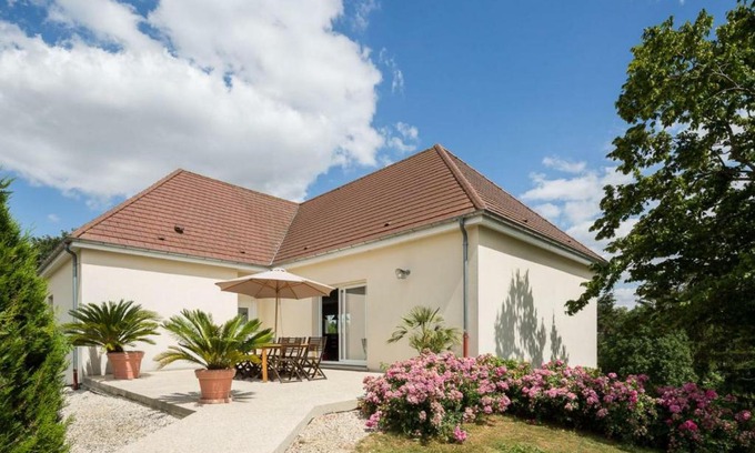 Baroville House | Gîte Baroville, 6 pièces, 14 personnes - FR-1-543-185