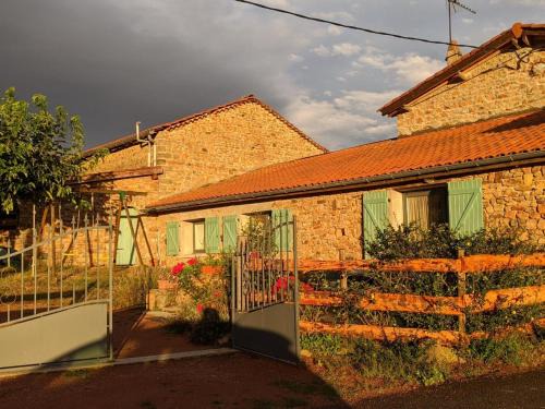 Neulise House | Gîte charmant en campagne avec animaux admis, Wi-Fi et terrasse - FR-1-496-376