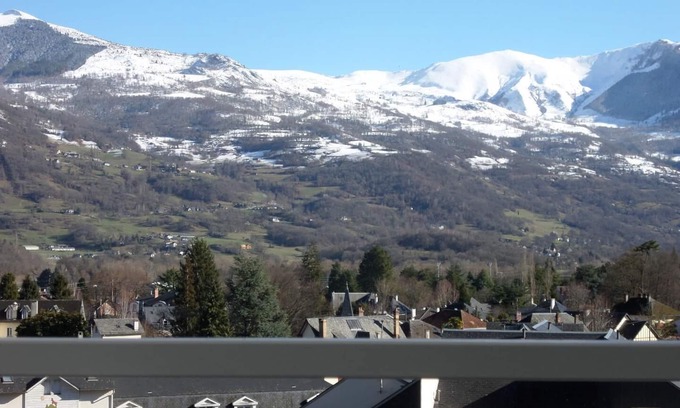 Argeles Gazost Apartment | Gîte Chez Welter - Vue Hautacam