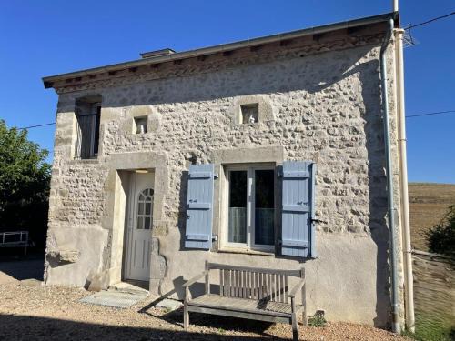 Bellenaves House | Gîte de charme à Bellenaves, animaux admis, parking, nature - FR-1-489-595