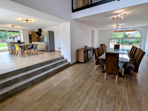 Les Fessey House | Gîte de charme dans Les Vosges du sud, parfait pour 14 personnes - FR-1-583-511