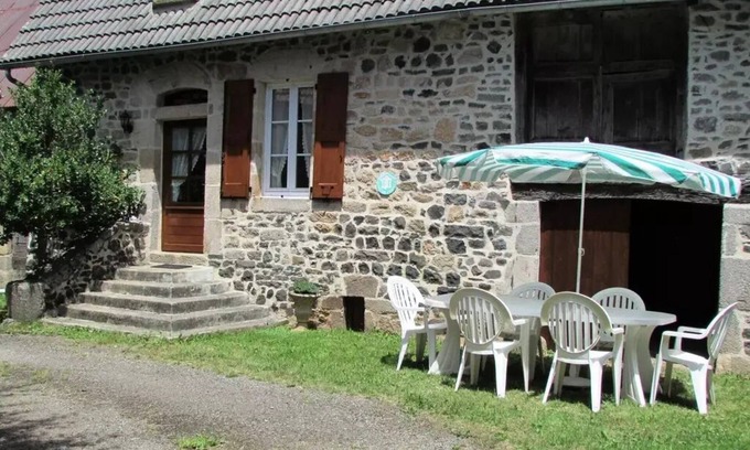 Rilhac-Xaintrie Villa | Gîte de France in Rilhac Xaintrie 2 ears - Gîte de France 4 people