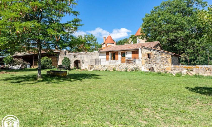 Saint-Germain-Lembron House | Gîte de Longat Puy-de-dôme
