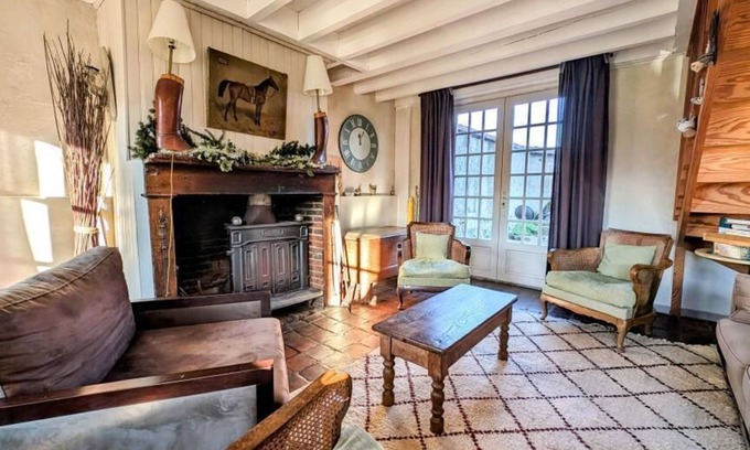 Les Baux-de-Breteuil Bed & Breakfast | Gîte de la Ferme - Sainte Suzanne