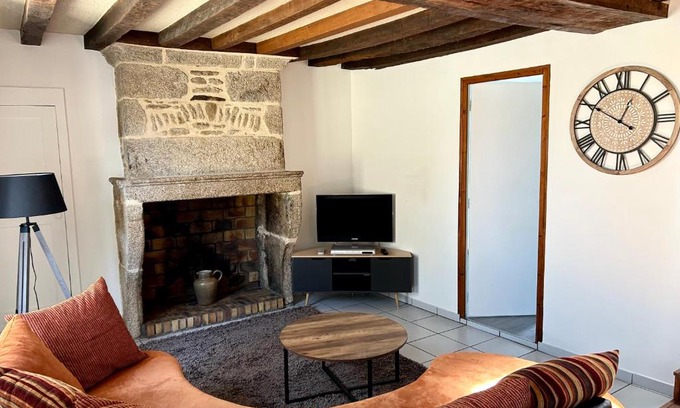 Saint-Pierre-des-Nids House | Gîte des halles : 4-6 pers. Maison de bourg.