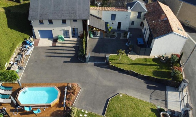 Montreuil-Bellay Apartment | Gîte du Thouet - Appt avec piscine partagée
