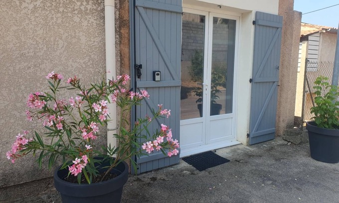 Montfort-sur-Argens Apartment | Gîte en Provence - Medieval village, near Verdon.