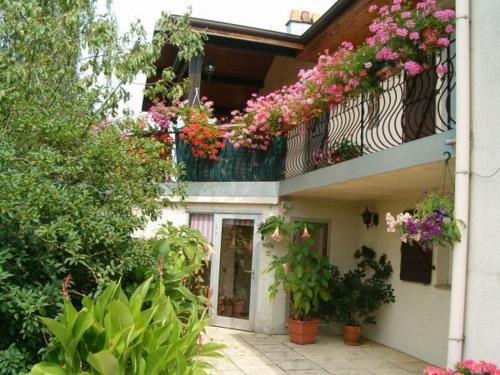 Sercoeur House | Gîte ensoleillé idéal pour couples - Proche d'Épinal avec terrasse et Wifi - FR-1-589-613