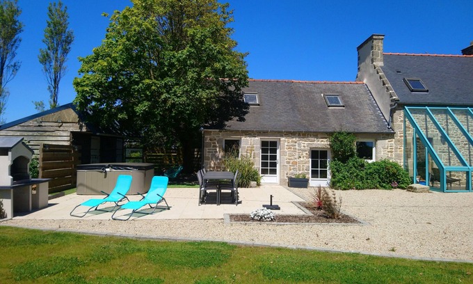 Cleder House | Gîte "entre terre et mer" 9 persons jacuzzi and sauna