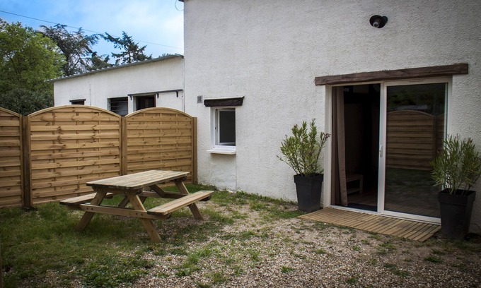 Poilly-lez-Gien House | Gîte Etrier Wallon Among horses.