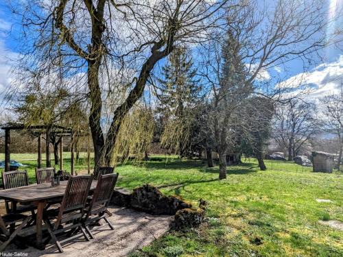 Hericourt House | Gîte familial avec jardin et parking à Héricourt, proche de Belfort - FR-1-583-497