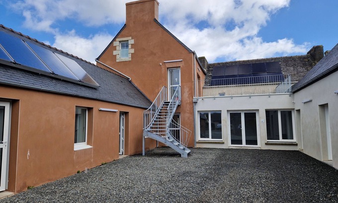 Le Cloitre-Saint-Thegonnec Hotel | Gîte d'étape du Cragou - OSTAL